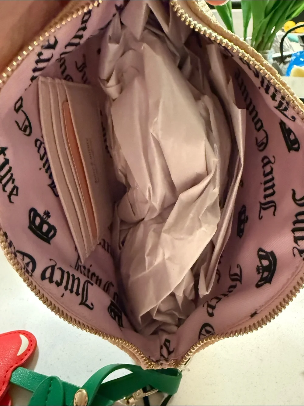 Juicy Couture Cream Cosmetic Pouch Pink Logo Applique Exclusive Dorm Essentials.